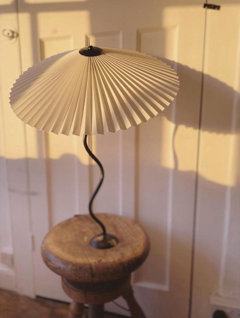 Rodegilo Wavy Table Lamp