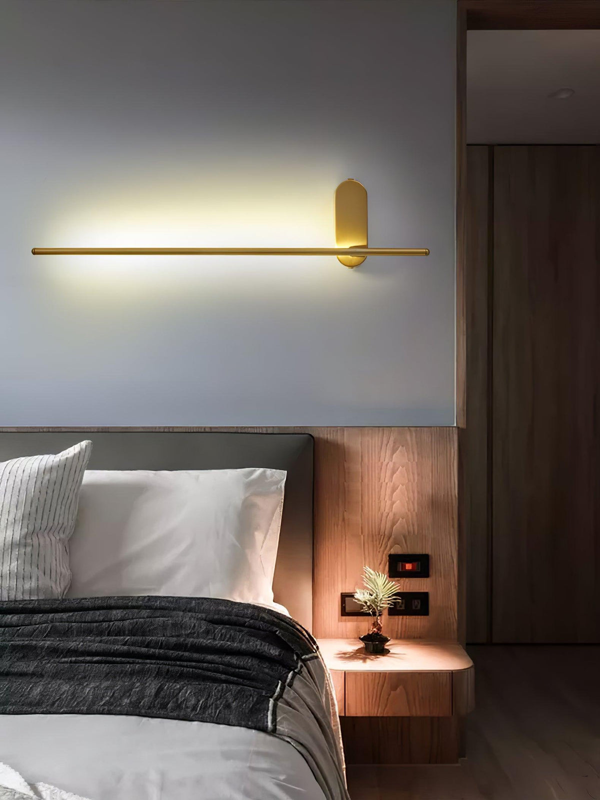 Derrina Linear Wall Light