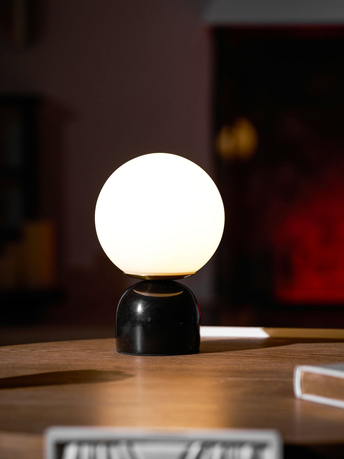 Lamiro Globe Table Lamp