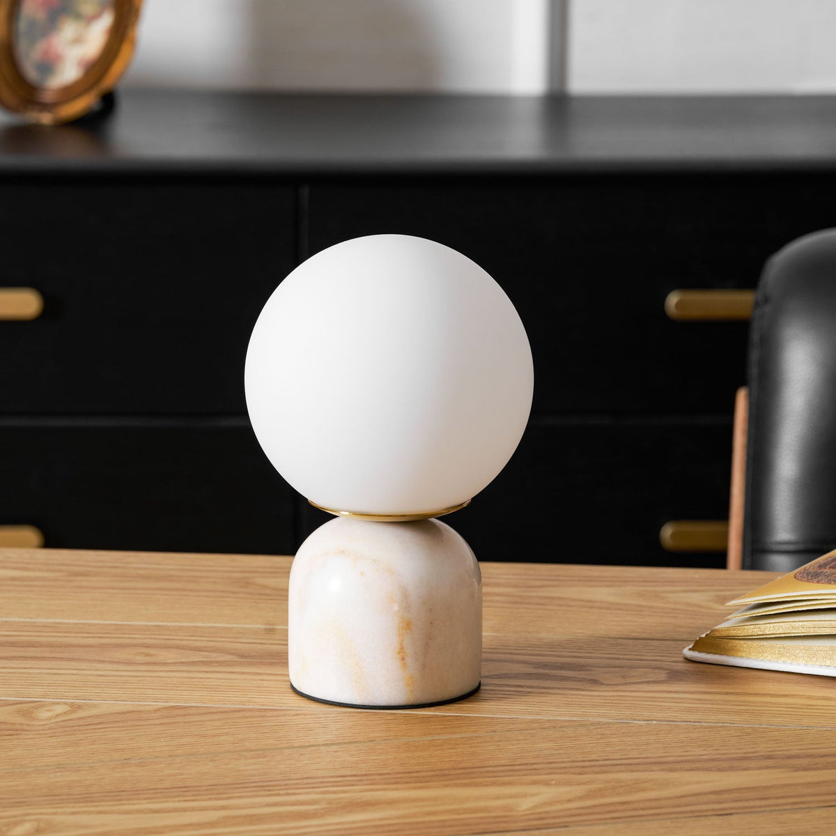 Lamiro Globe Table Lamp