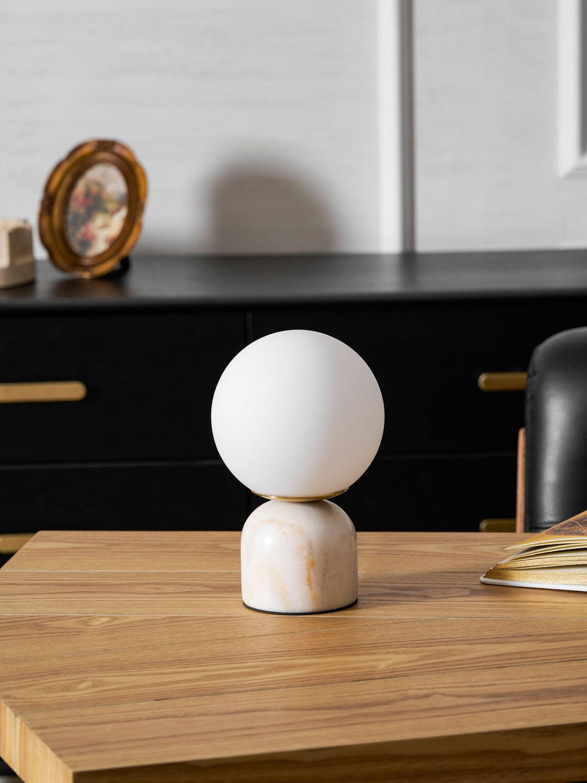 Lamiro Globe Table Lamp