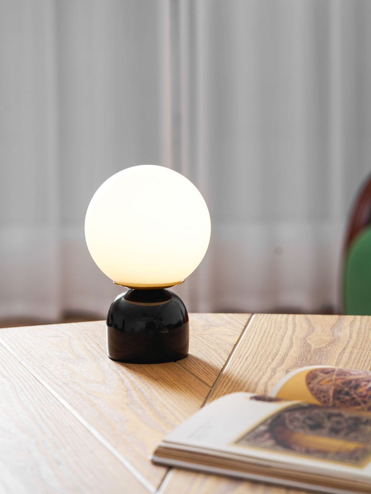 Lamiro Globe Table Lamp