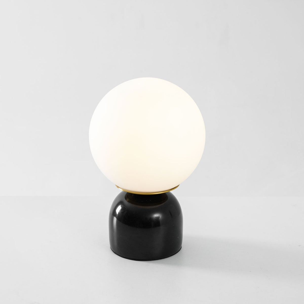 Lamiro Globe Table Lamp