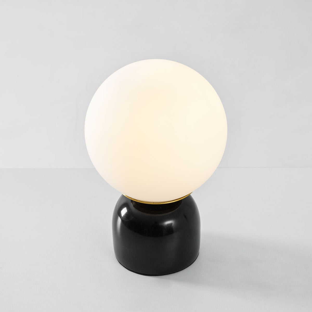 Lamiro Globe Table Lamp