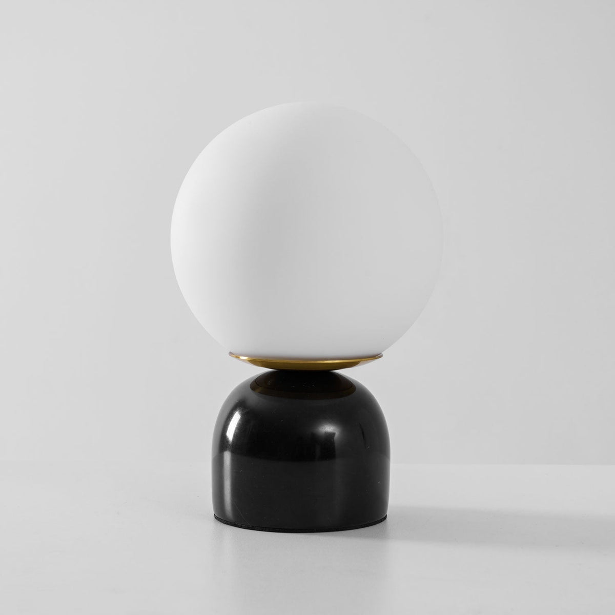 Lamiro Globe Table Lamp