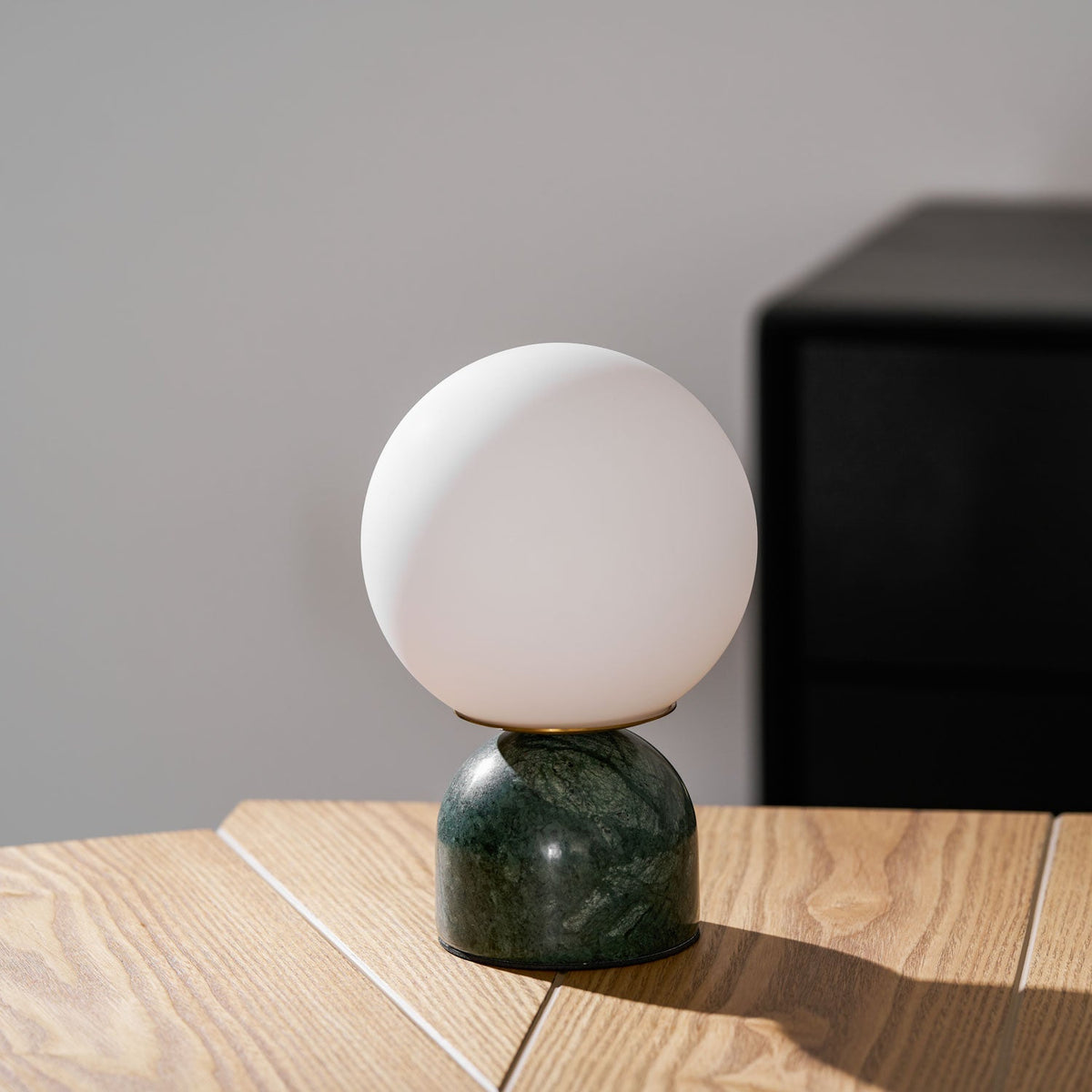 Lamiro Globe Table Lamp