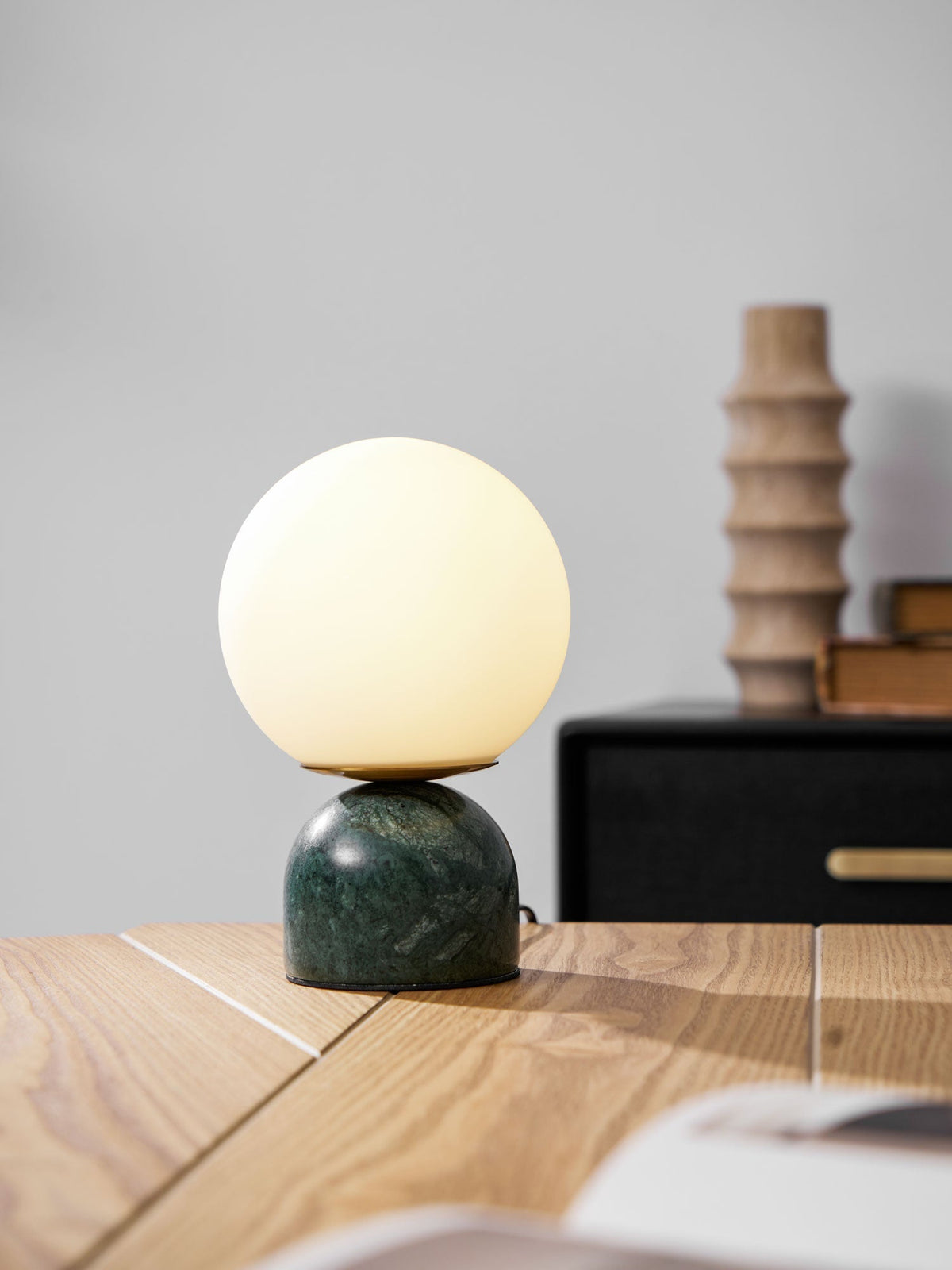 Lamiro Globe Table Lamp