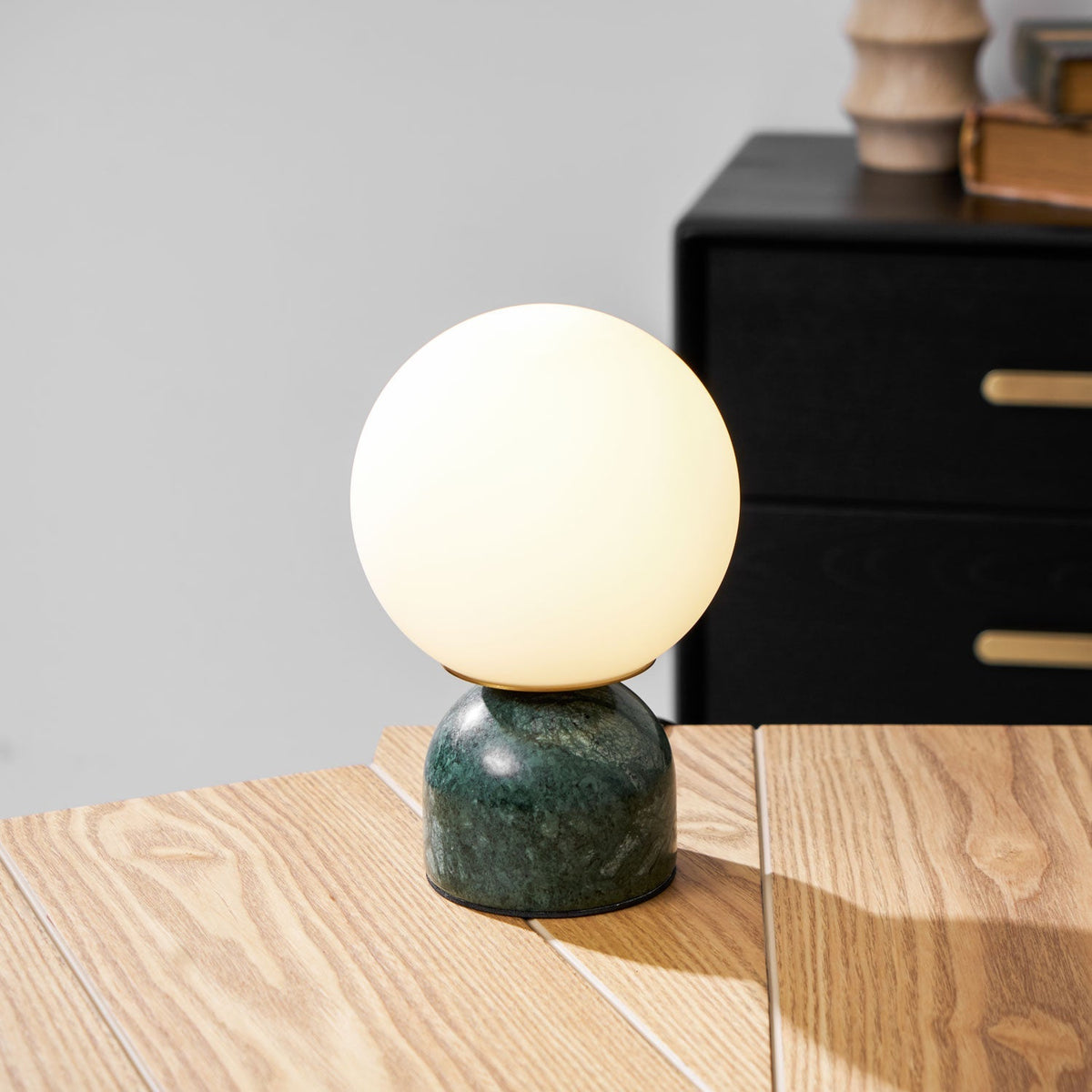 Lamiro Globe Table Lamp