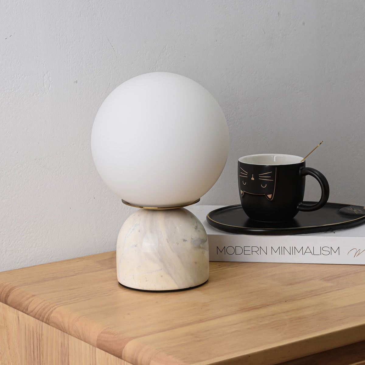 Lamiro Globe Table Lamp