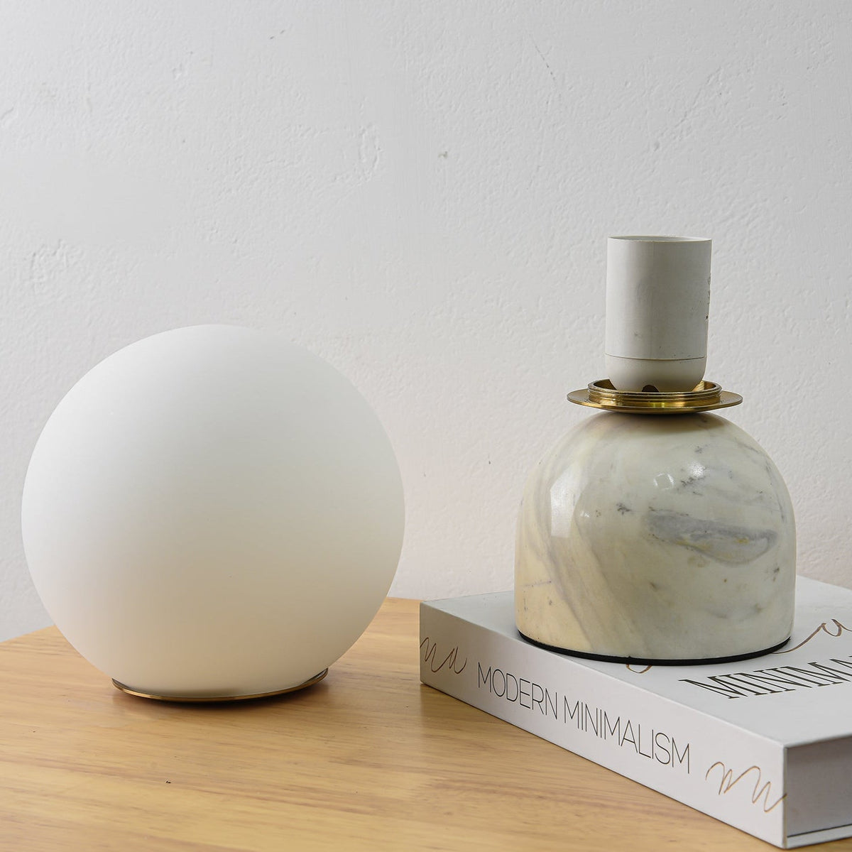 Lamiro Globe Table Lamp