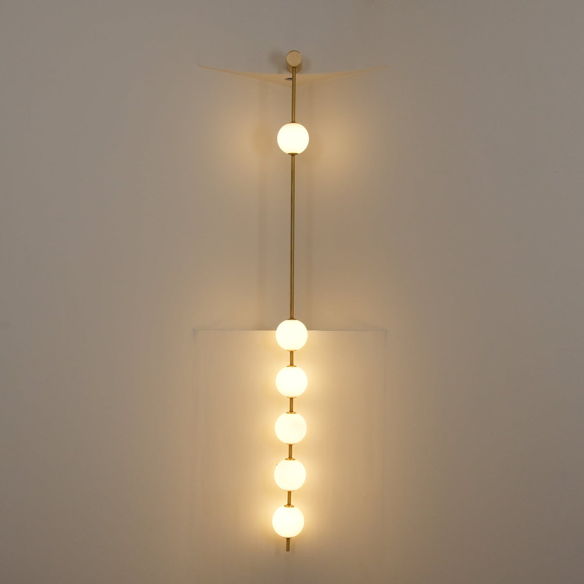 Glema Globe Wall Light