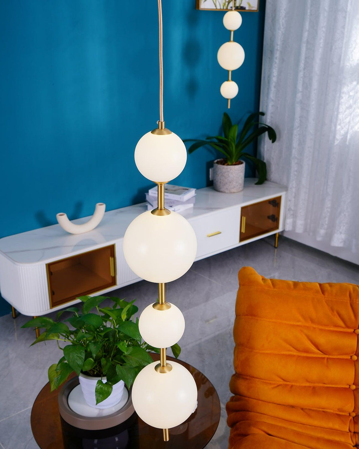 Roruno Globe Pendant Light