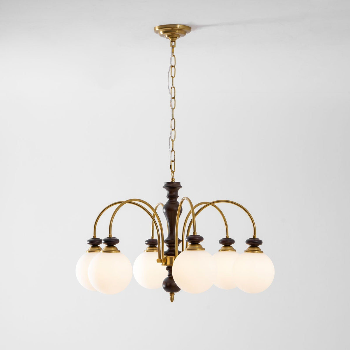 Kuro Classic Chandelier
