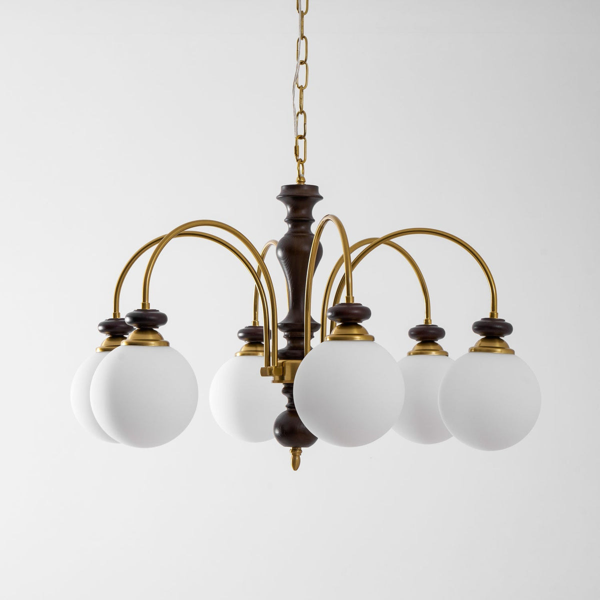 Kuro Classic Chandelier