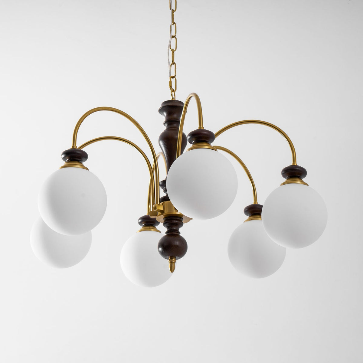Kuro Classic Chandelier