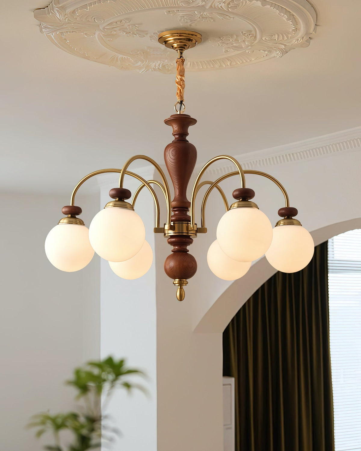 Kuro Classic Chandelier