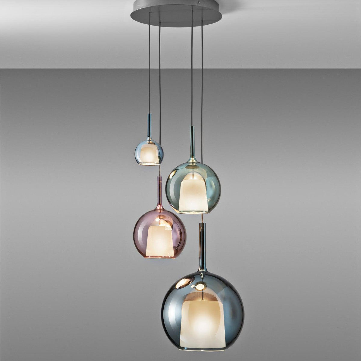 Masto Globe Pendant Light