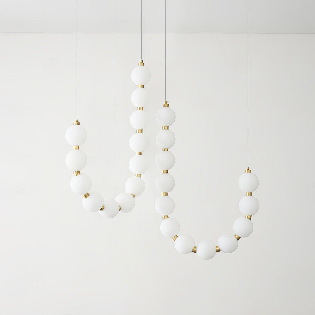 Vunelan Globe Chandelier