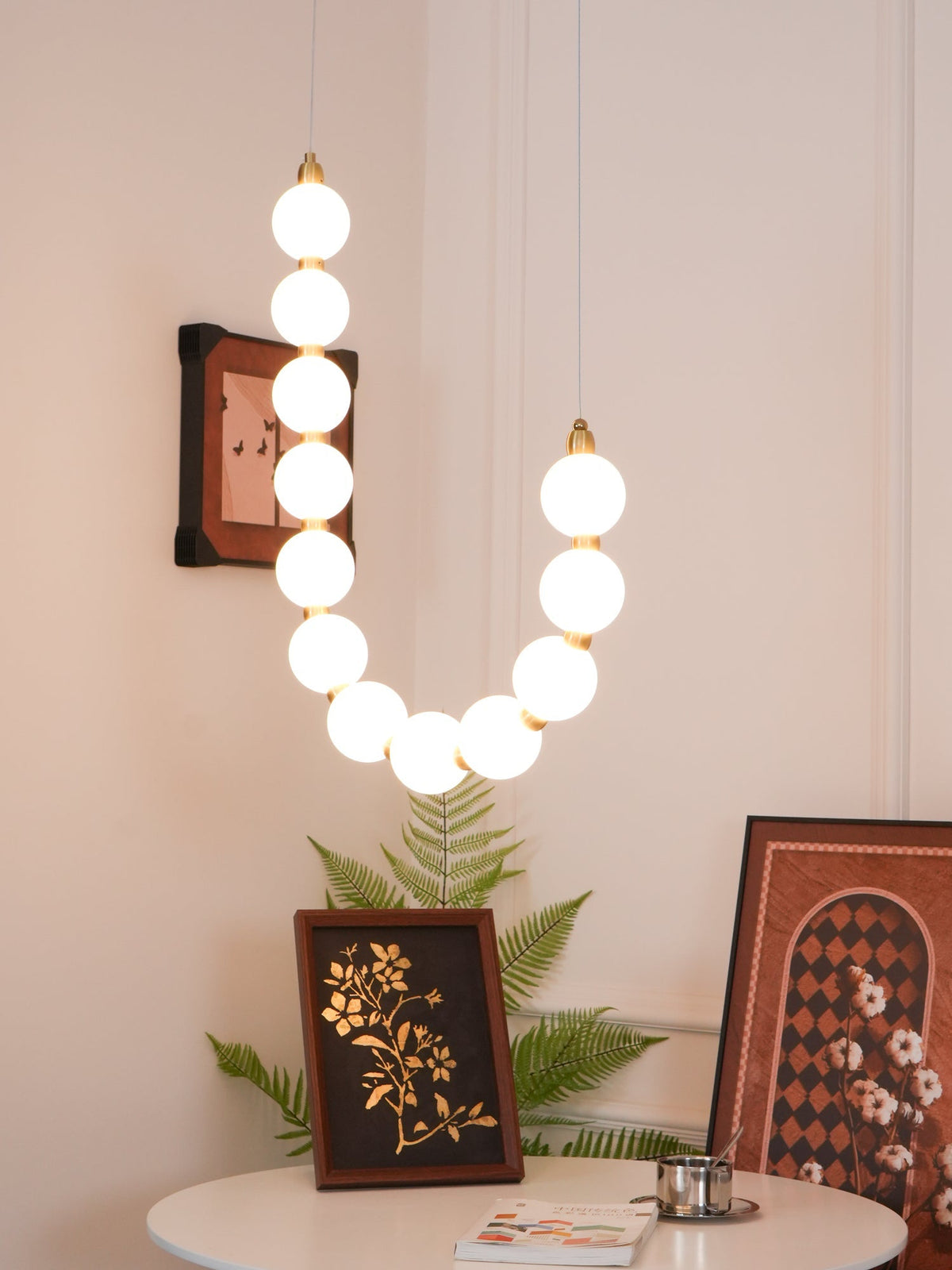 Vunelan Globe Chandelier