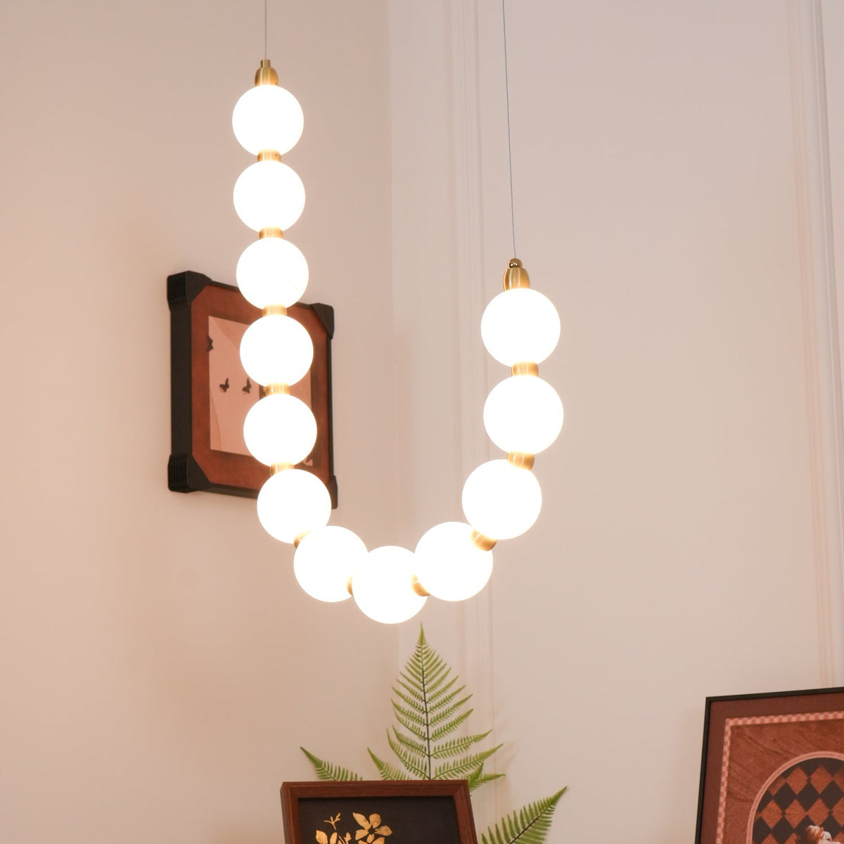Vunelan Globe Chandelier