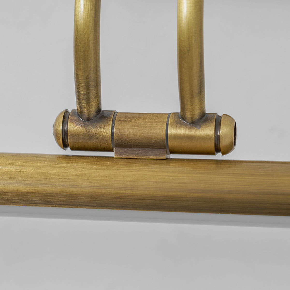 Pisali Linear Wall Light