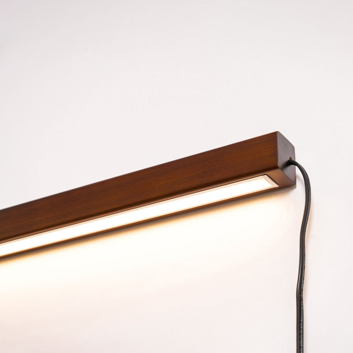 Nelvina Linear Wall Light