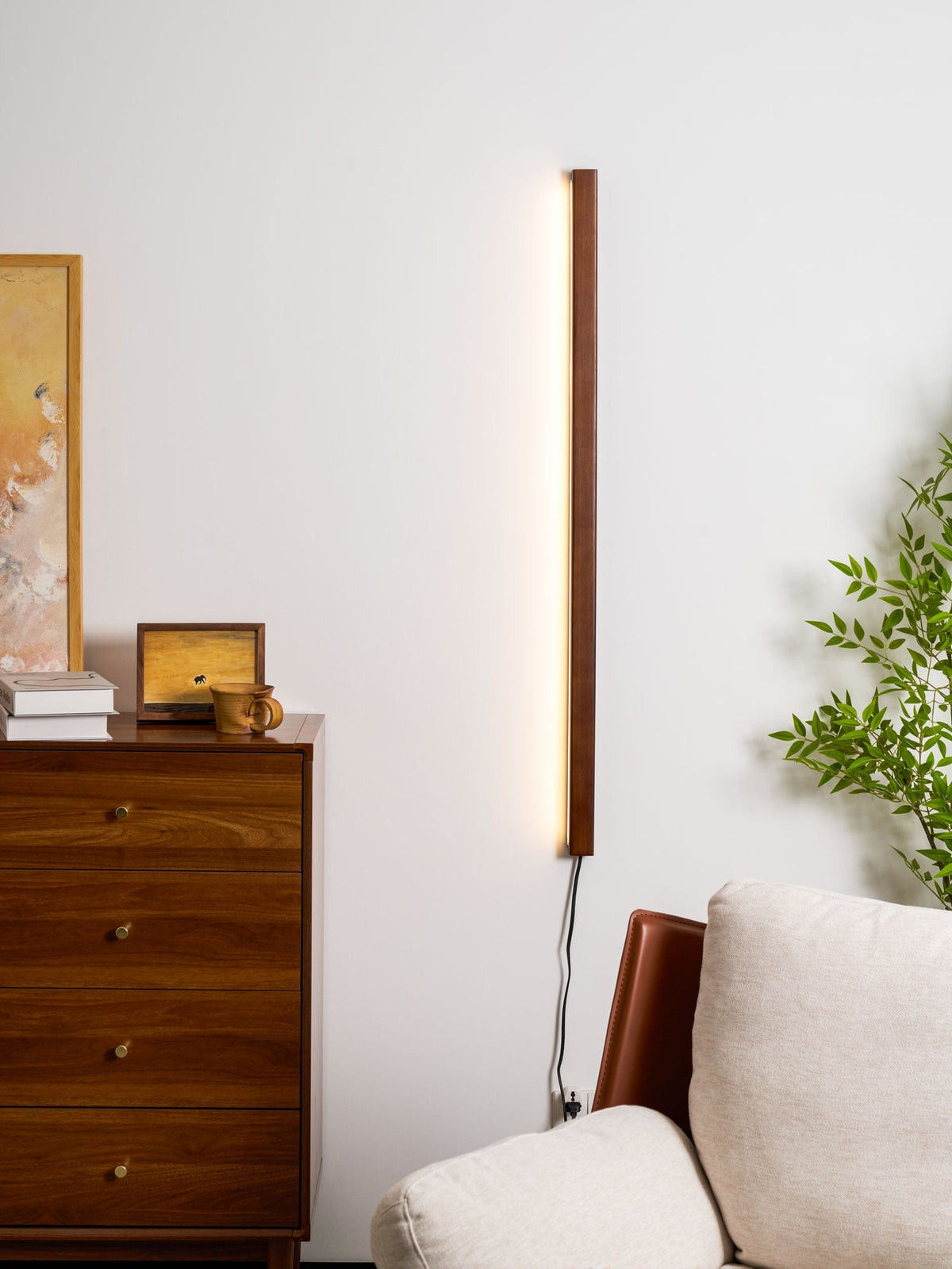 Nelvina Linear Wall Light