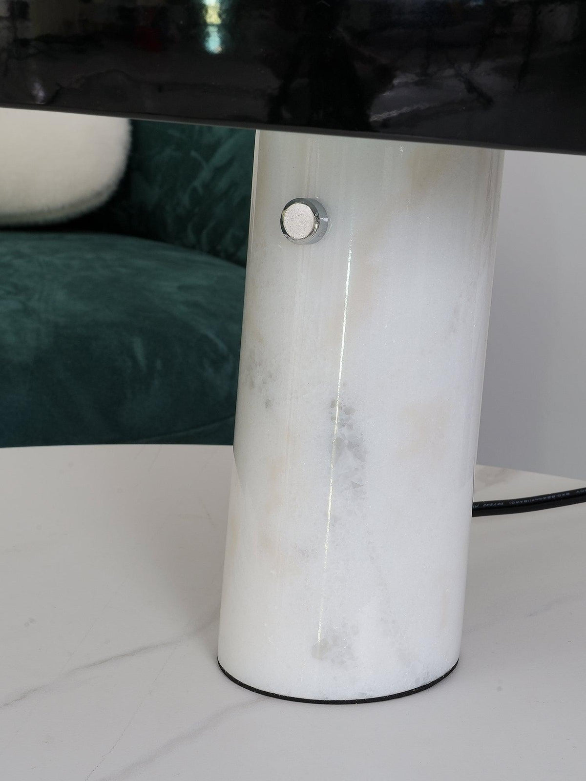 Stoskeni Table Lamp