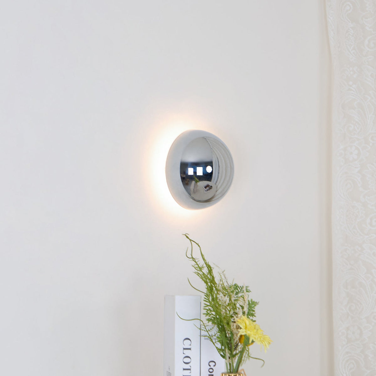 Senendol Globe Wall Light