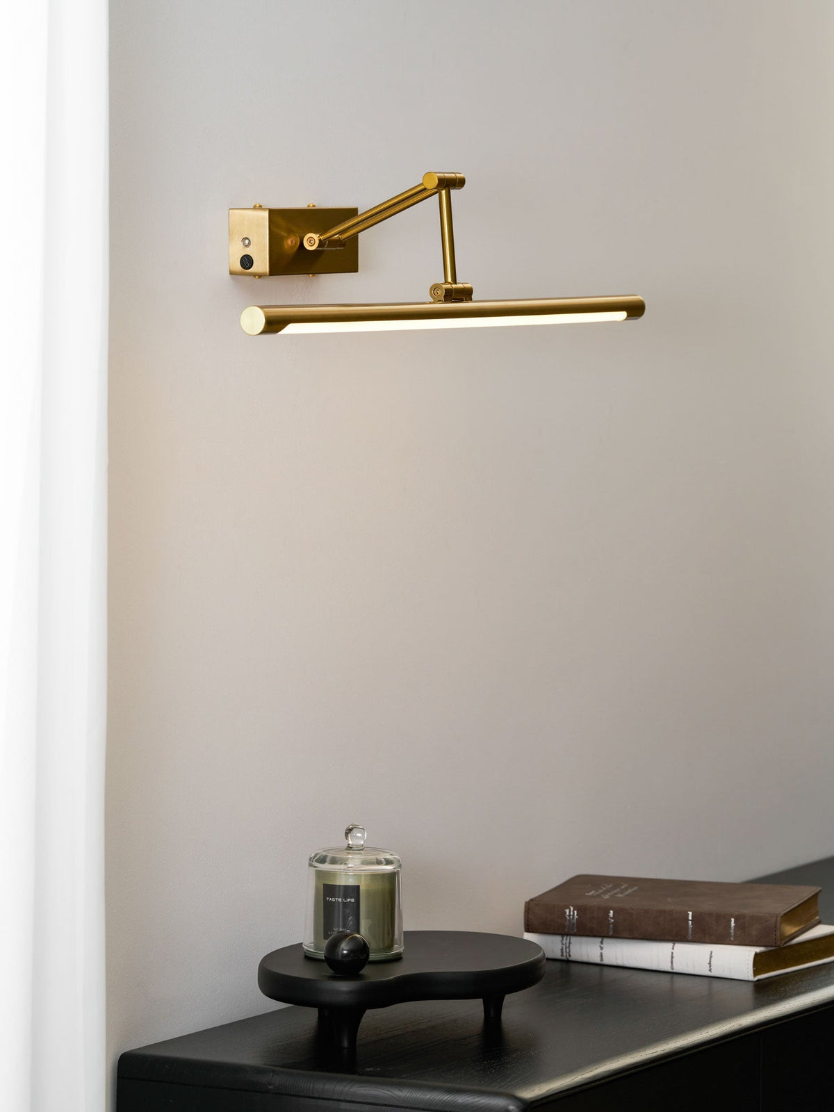 Taralor Linear Wall Light