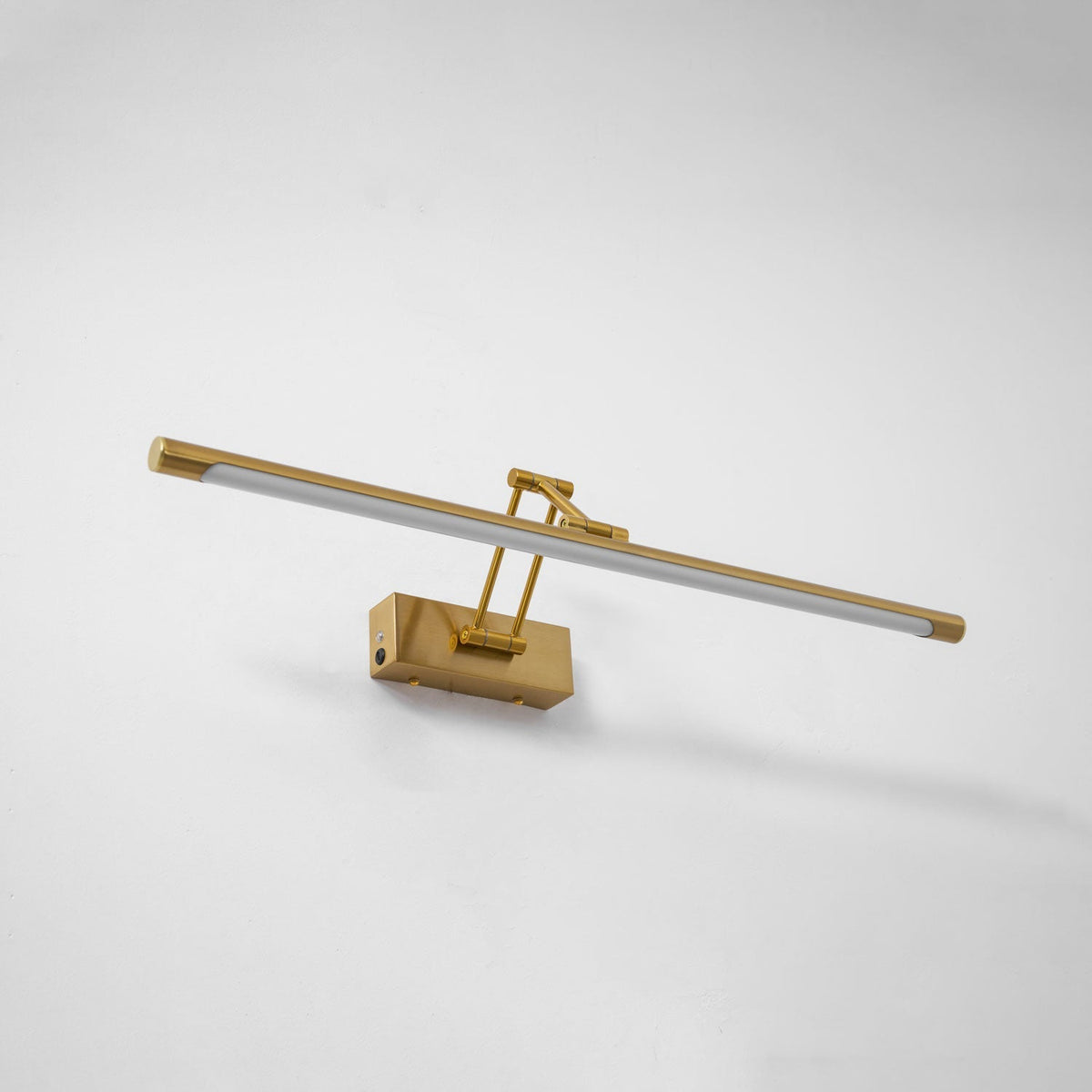 Taralor Linear Wall Light