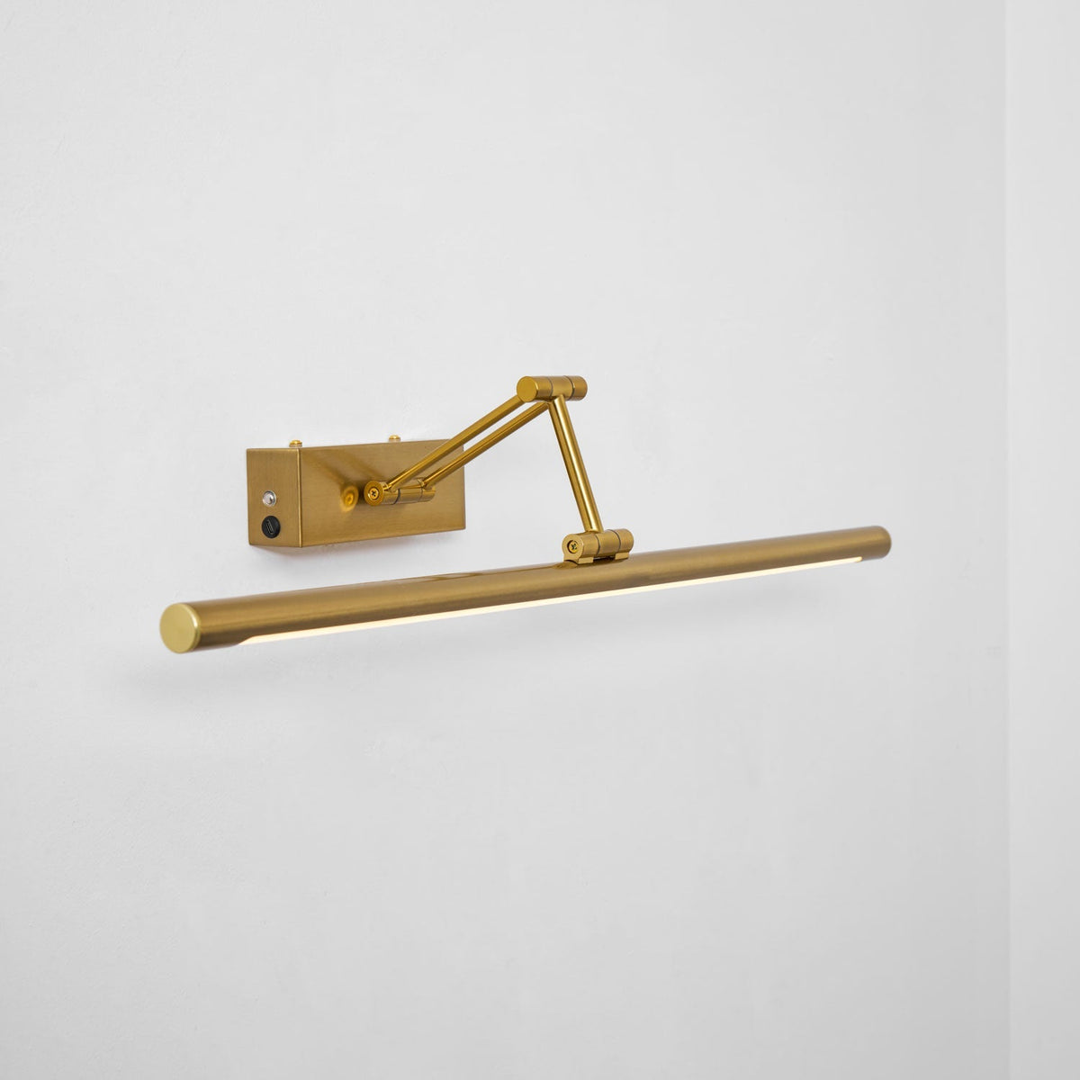 Taralor Linear Wall Light