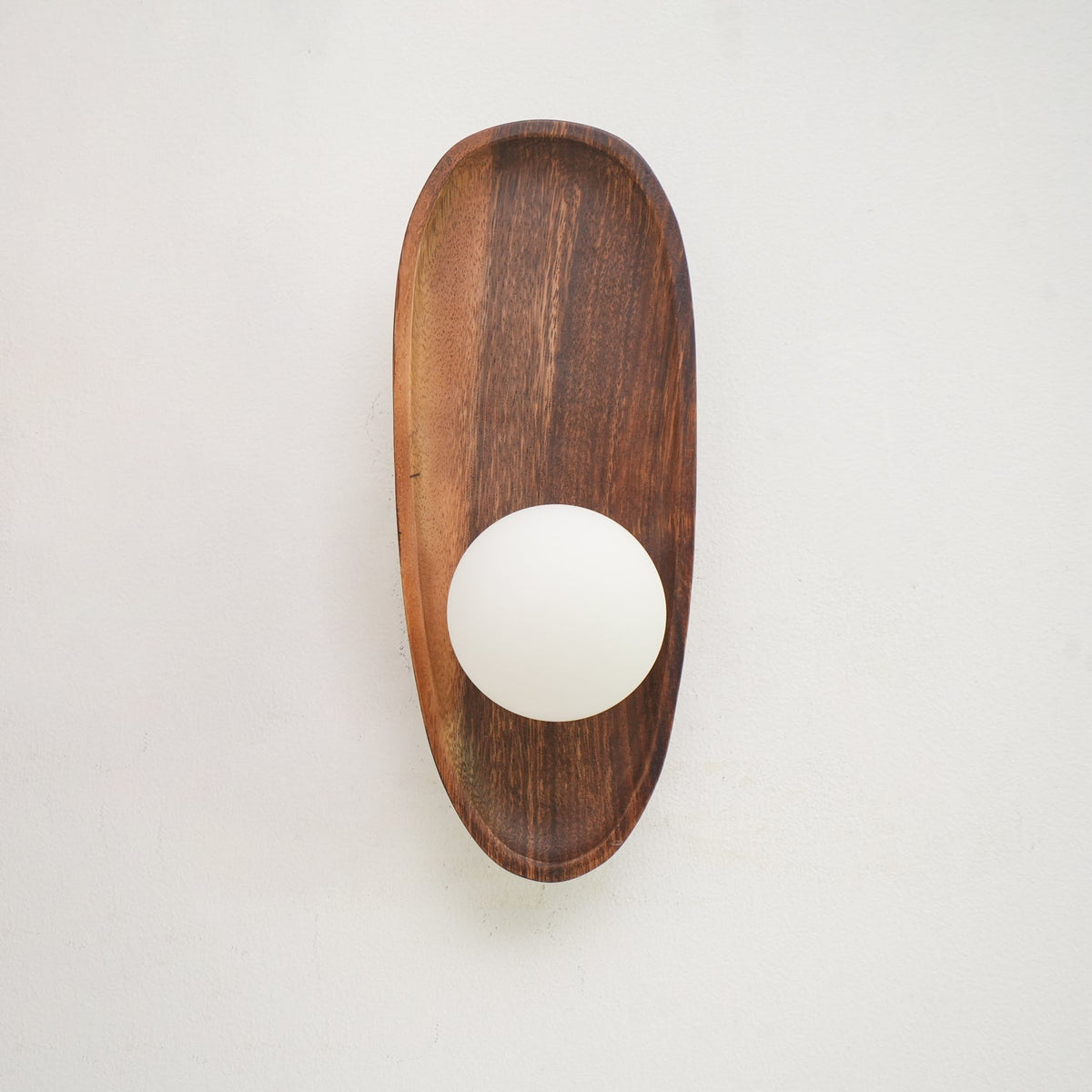 Dendano Minimalist Wall Light