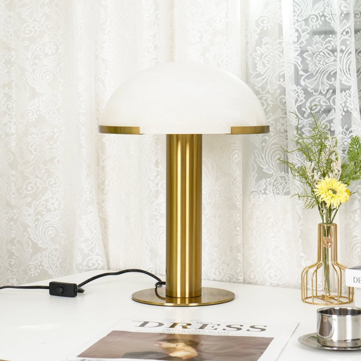Liria Minimalist Table Lamp