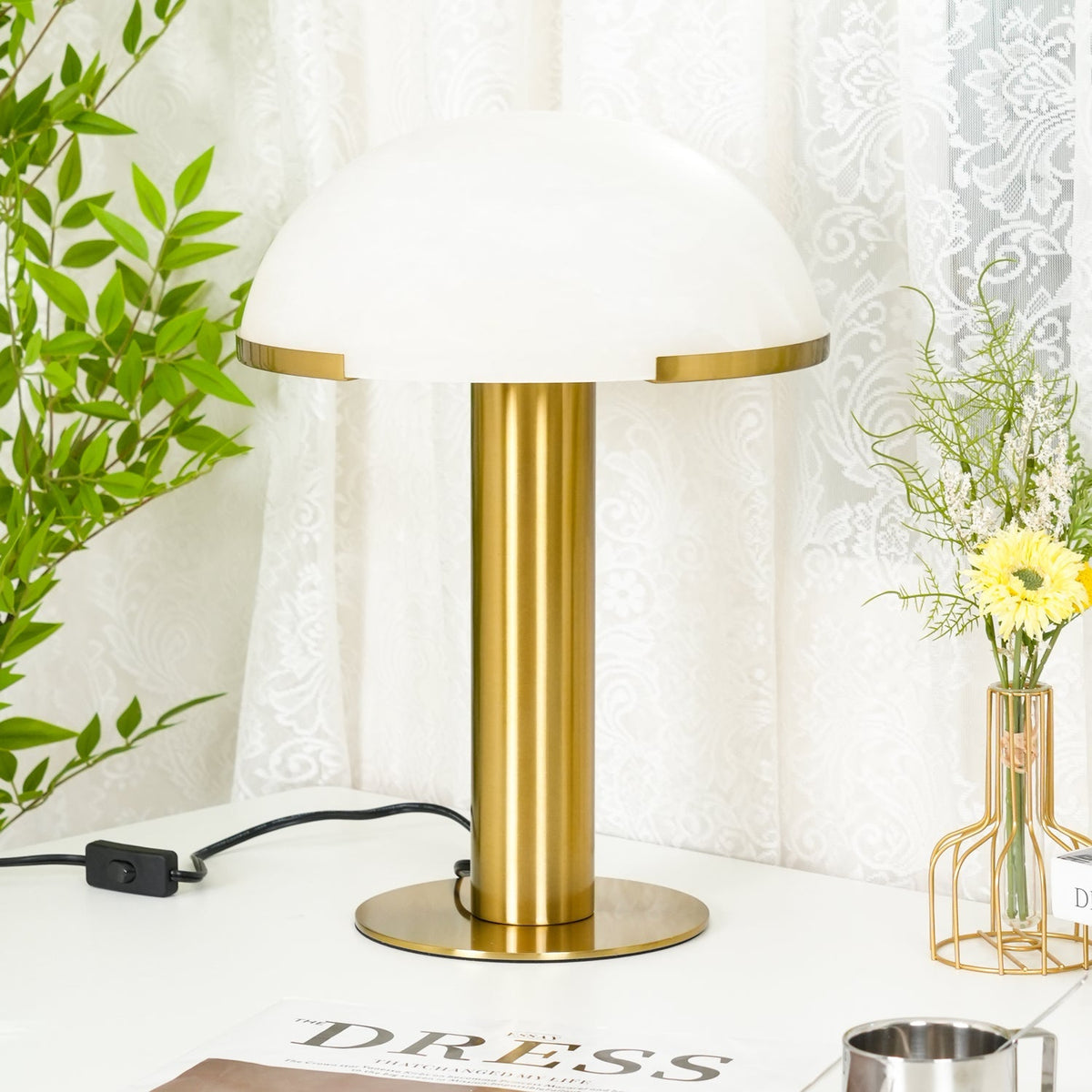 Liria Minimalist Table Lamp