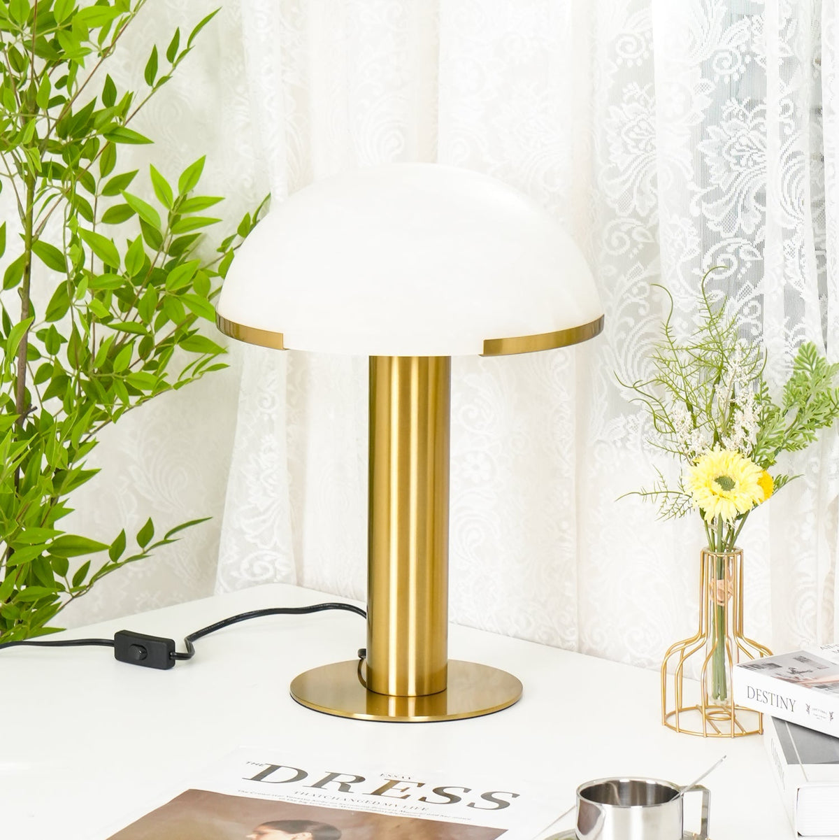 Liria Minimalist Table Lamp