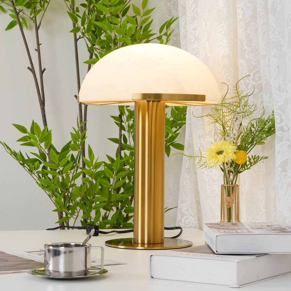 Liria Minimalist Table Lamp