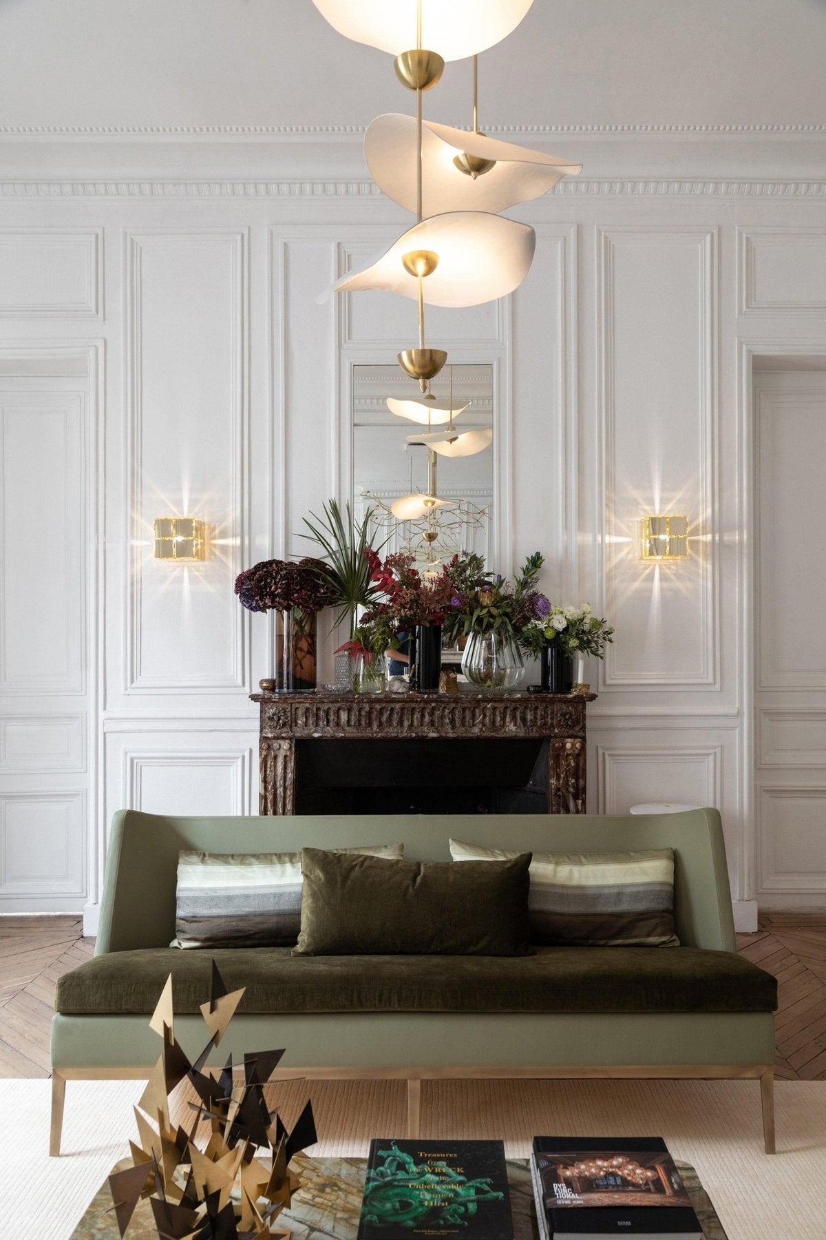 Vatosis Sculptural Pendant Light