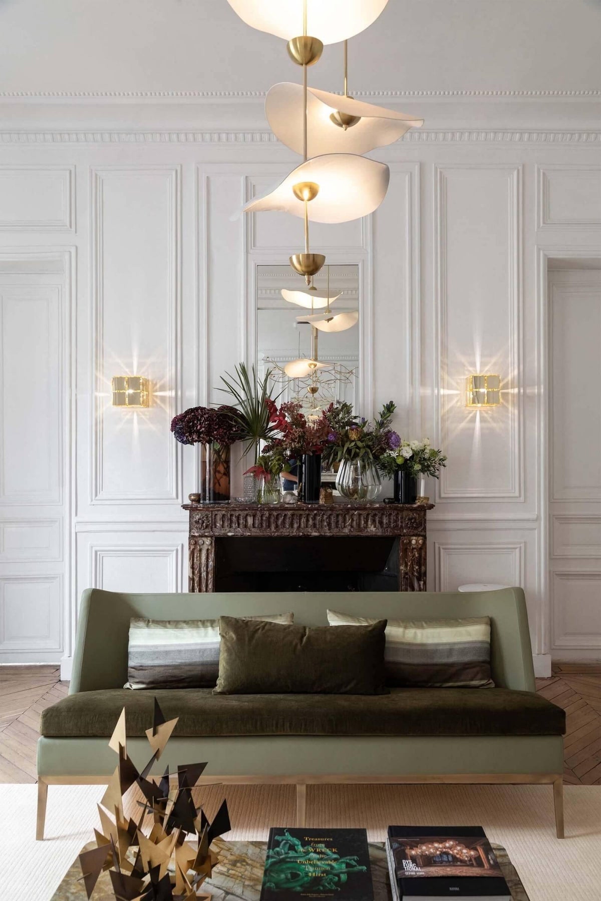 Vatosis Sculptural Pendant Light