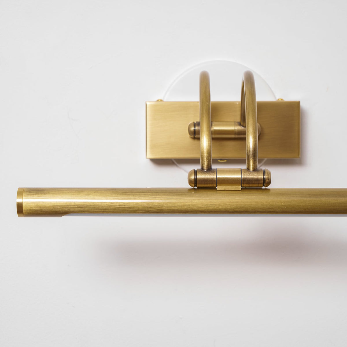Pisali Linear Wall Light