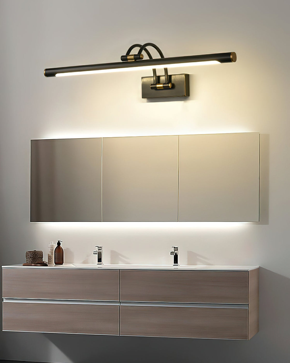 Pisali Linear Wall Light