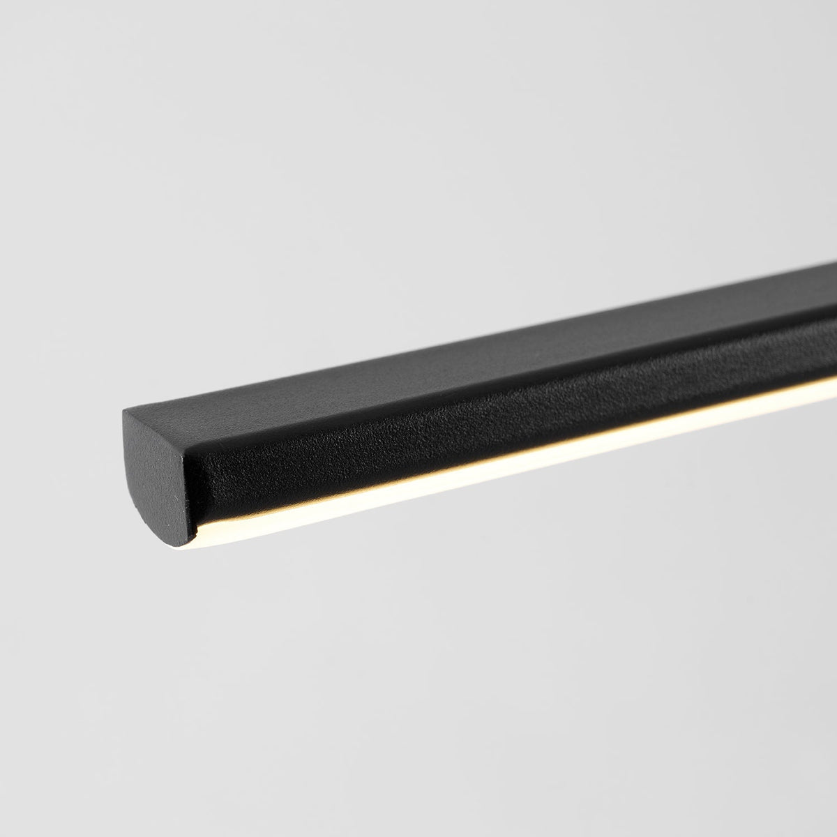 Buna Linear Pendant Light