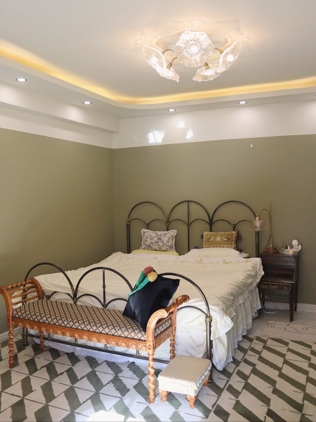 Plavatom Ceiling Light