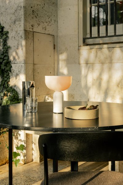 Skusosia Globe Table Lamp