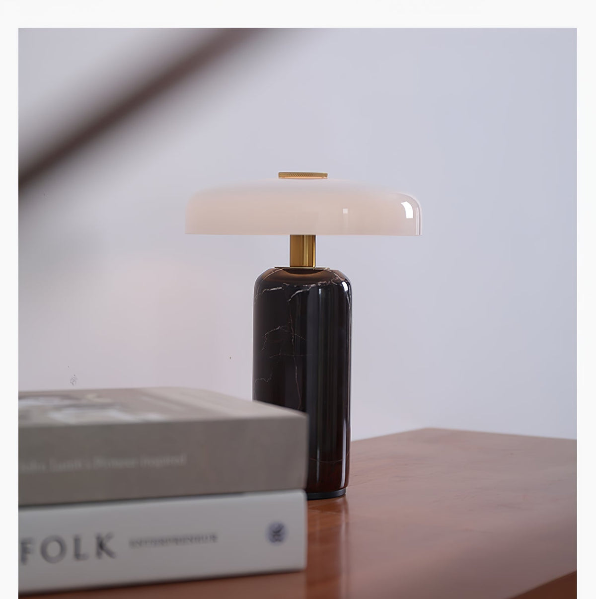Skusosia Globe Table Lamp