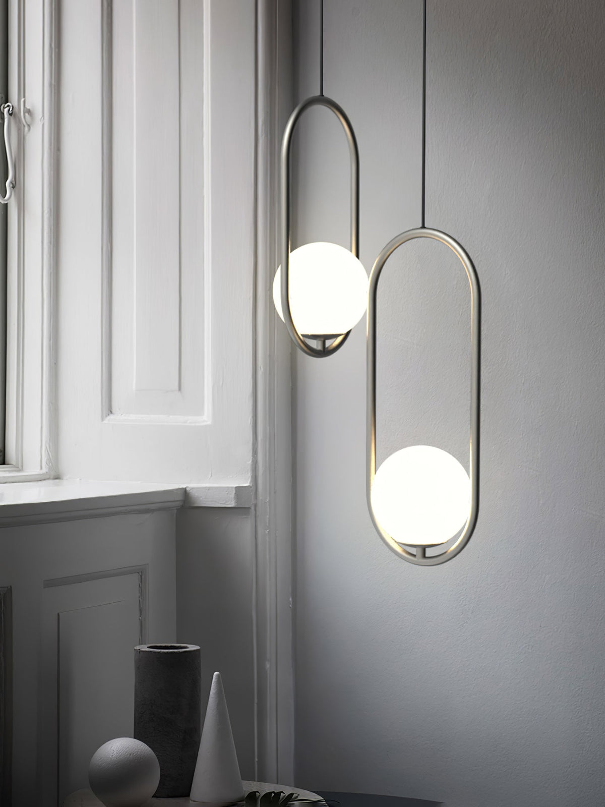 Kilinus Globe Pendant Light