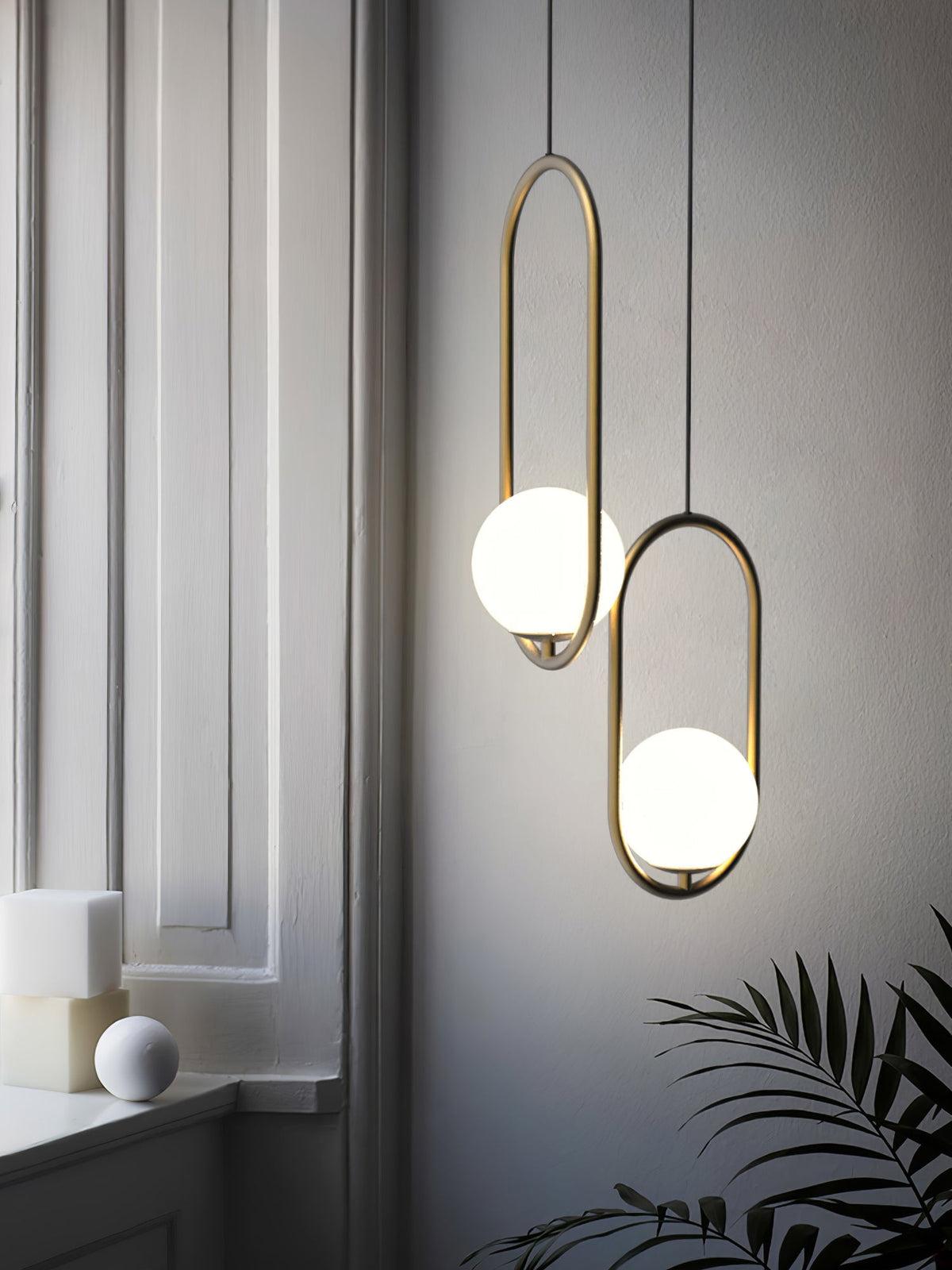 Kilinus Globe Pendant Light