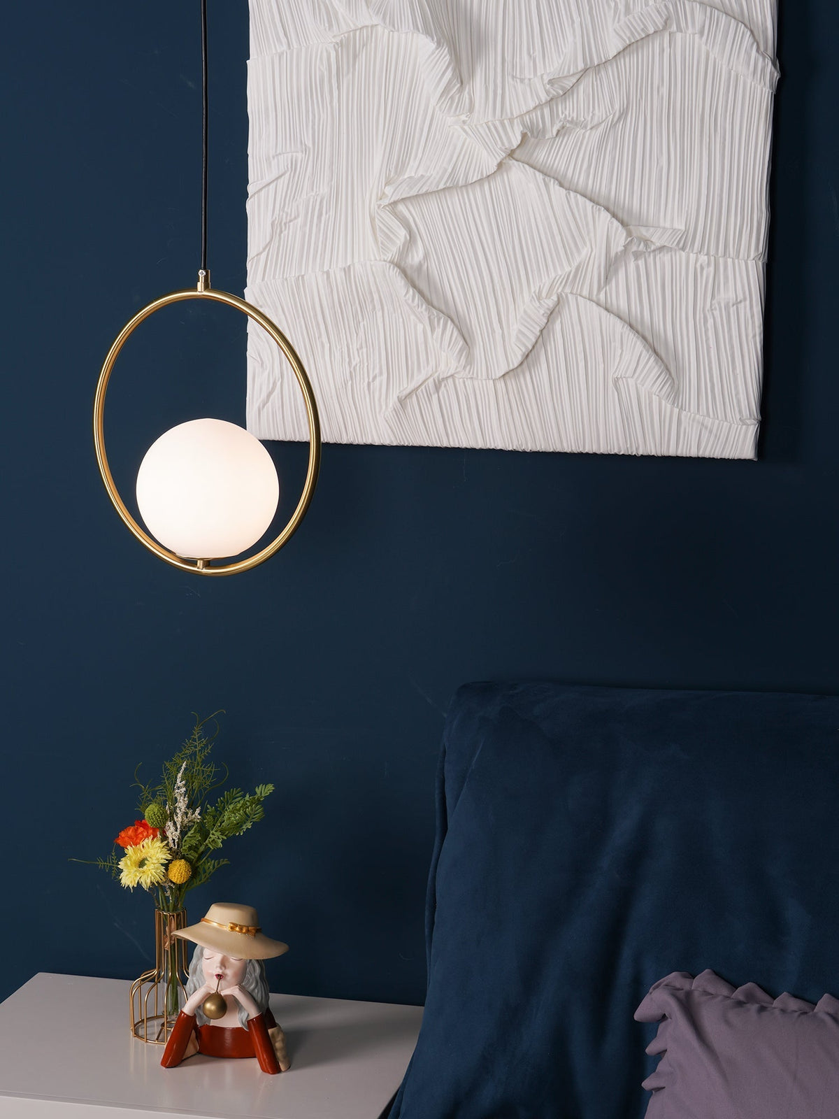 Kilinus Globe Pendant Light