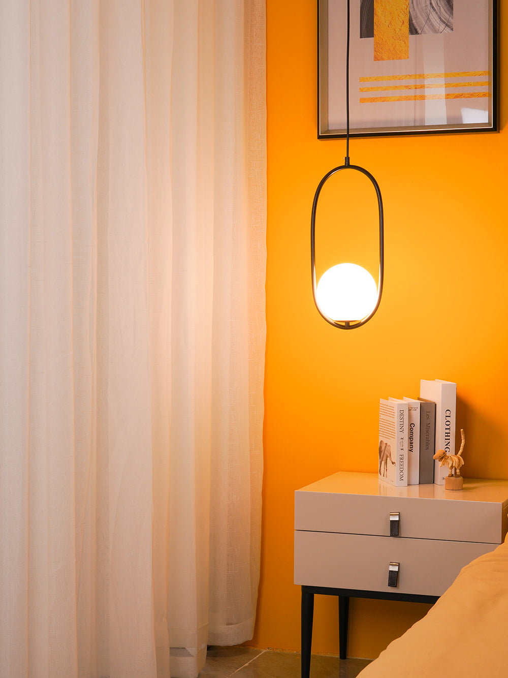 Kilinus Globe Pendant Light