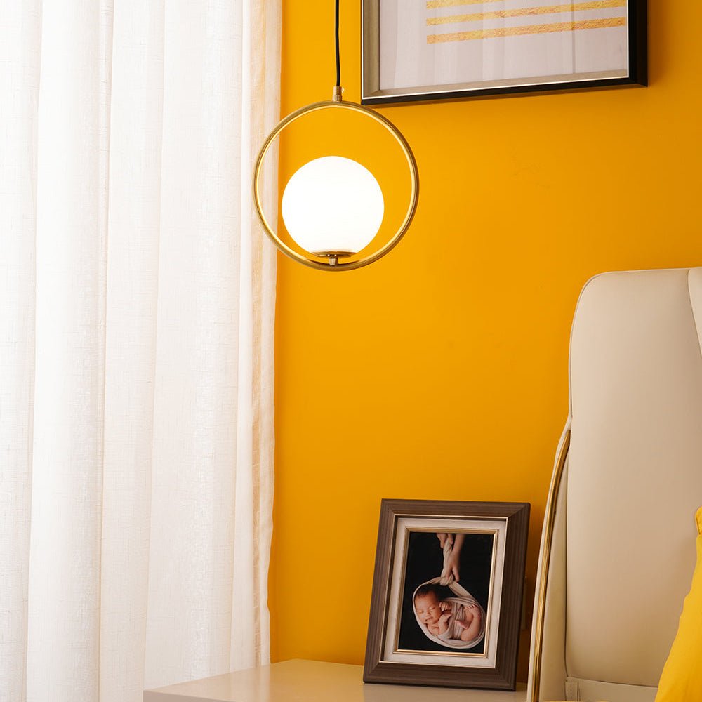 Kilinus Globe Pendant Light